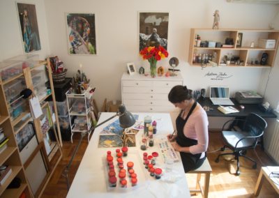 38. Picking colors in the workshop. Photo credits Mihaela Ardei